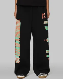 Alternative view of The Life of a Showgirl Tracklist Black Sweatpants