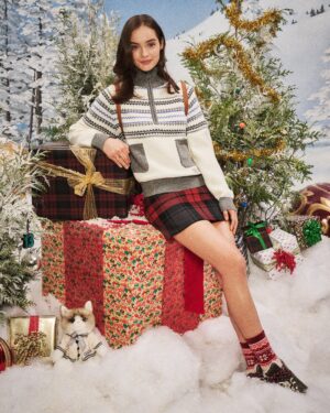 Alternative view of Red (Taylor's Version) Plaid Skirt Days